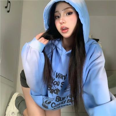 越爱越美丽 海报
